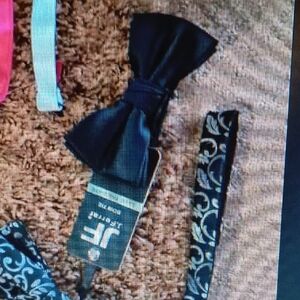 JF J.Ferrar Black and Gold Tie Set